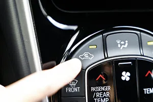 新車の匂い対策は内気循環をOFFにして外気導入を